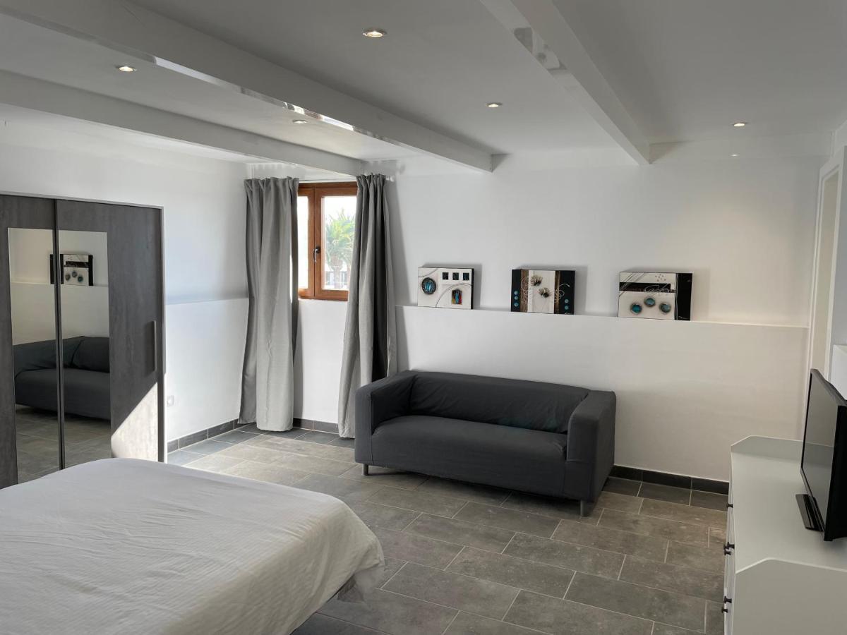 Ity House *